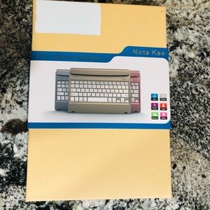 F17 Wireless Keyboard for I Pad Pro.  Never used.